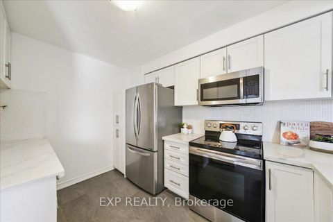 Photo 10 at 10 Laurie Shepway, Don Valley Village, Toronto