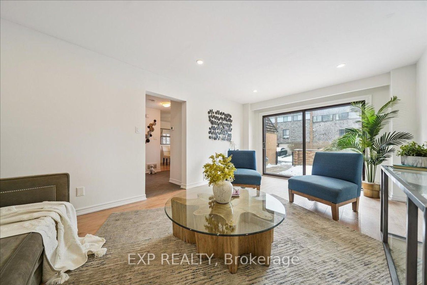 10 Laurie Shepway, Don Valley Village, Toronto 