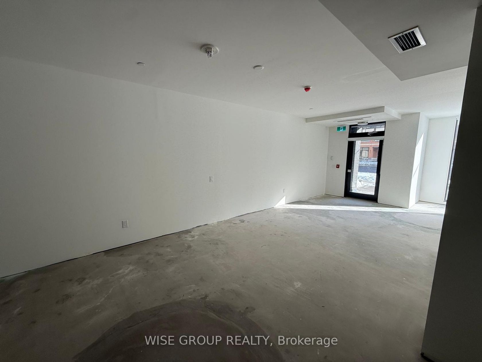 103 - 500 Wilson Avenue, Clanton Park, Toronto photo number 2