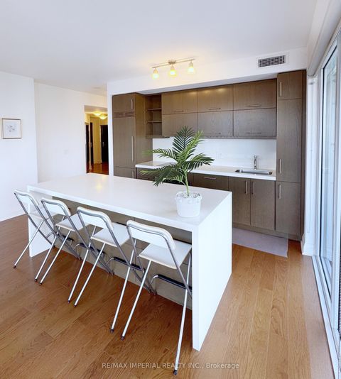 Photo 8 at 1910 - 1080 Bay Street, Bay Street Corridor, Toronto