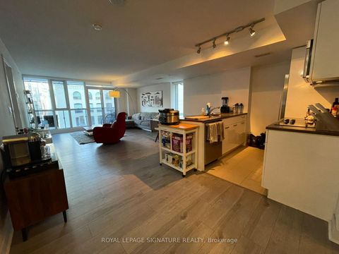 Photo 12 at 414 - 295 Adelaide Street W, Waterfront Communities C1, Toronto