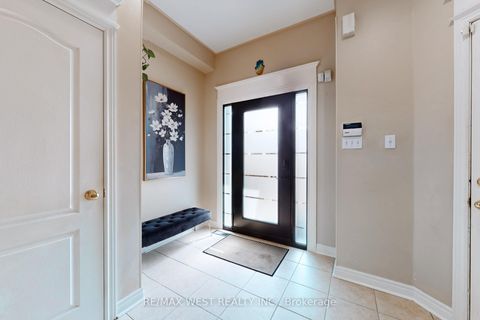 Photo 3 at 338 Mcbride Crescent, Summerhill Estates, Newmarket