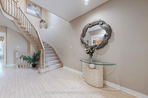 Photo 4 at 338 Mcbride Crescent, Summerhill Estates, Newmarket