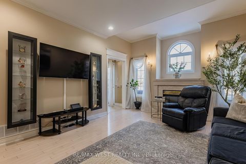 Photo 6 at 338 Mcbride Crescent, Summerhill Estates, Newmarket