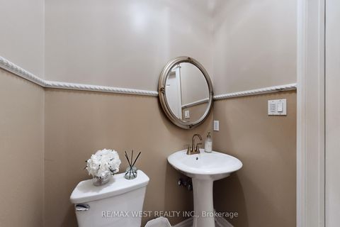 Photo 15 at 338 Mcbride Crescent, Summerhill Estates, Newmarket