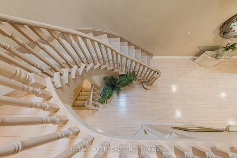 Photo 16 at 338 Mcbride Crescent, Summerhill Estates, Newmarket