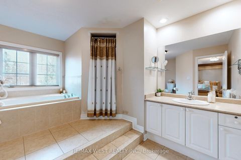 Photo 20 at 338 Mcbride Crescent, Summerhill Estates, Newmarket