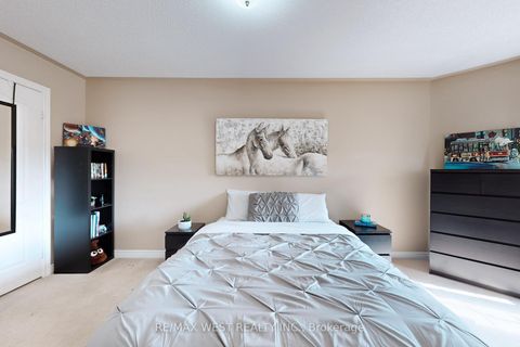 Photo 28 at 338 Mcbride Crescent, Summerhill Estates, Newmarket