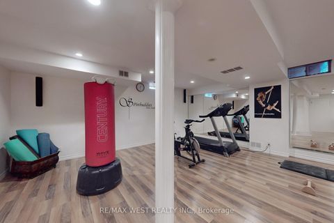 Photo 31 at 338 Mcbride Crescent, Summerhill Estates, Newmarket