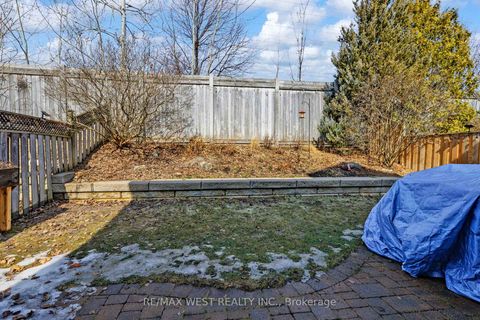 Photo 34 at 338 Mcbride Crescent, Summerhill Estates, Newmarket