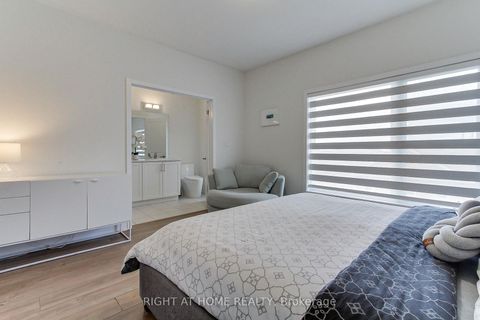 Photo 32 at 14 Pageant Avenue, Vellore Village, Vaughan