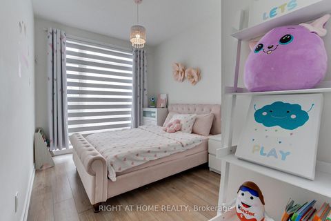 Photo 36 at 14 Pageant Avenue, Vellore Village, Vaughan