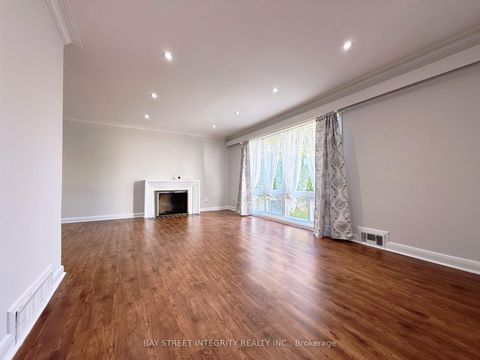 Photo 7 at 143 Munro Boulevard, Windfields, Toronto