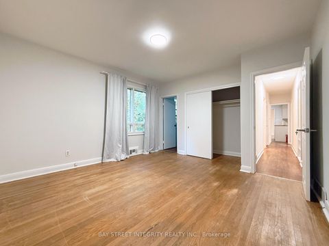 Photo 17 at 143 Munro Boulevard, Windfields, Toronto