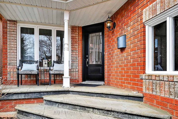 Photo 2 at 17 Chester Crescent, Georgetown, Halton Hills