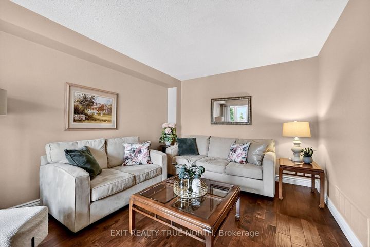 Photo 4 at 17 Chester Crescent, Georgetown, Halton Hills