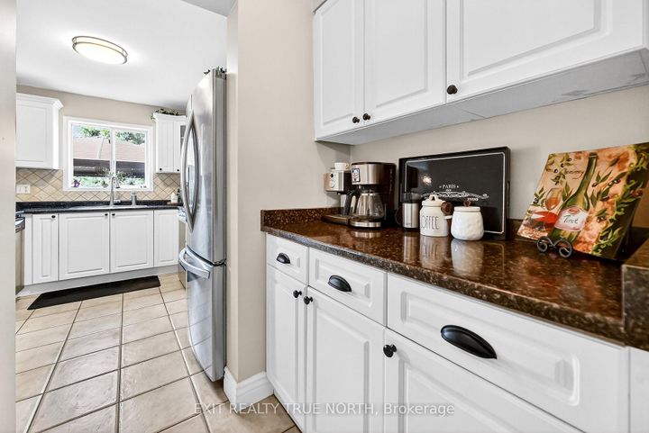 Photo 9 at 17 Chester Crescent, Georgetown, Halton Hills