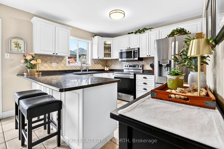 Photo 13 at 17 Chester Crescent, Georgetown, Halton Hills