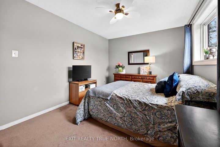 Photo 23 at 17 Chester Crescent, Georgetown, Halton Hills