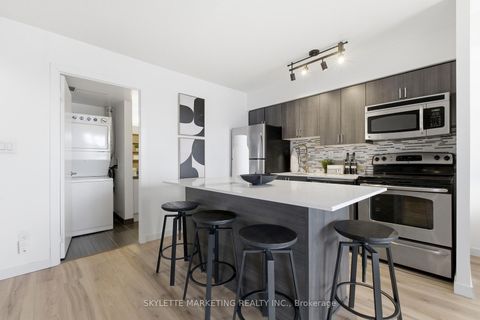 Photo 8 at 701 - 801 Sheppard Avenue W, Clanton Park, Toronto