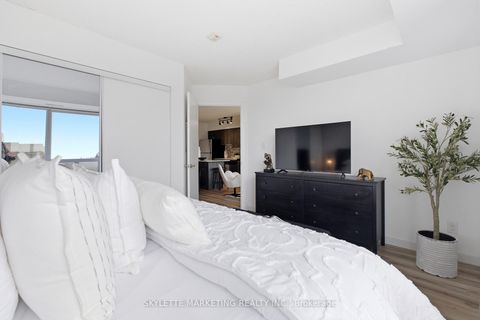 Photo 20 at 701 - 801 Sheppard Avenue W, Clanton Park, Toronto