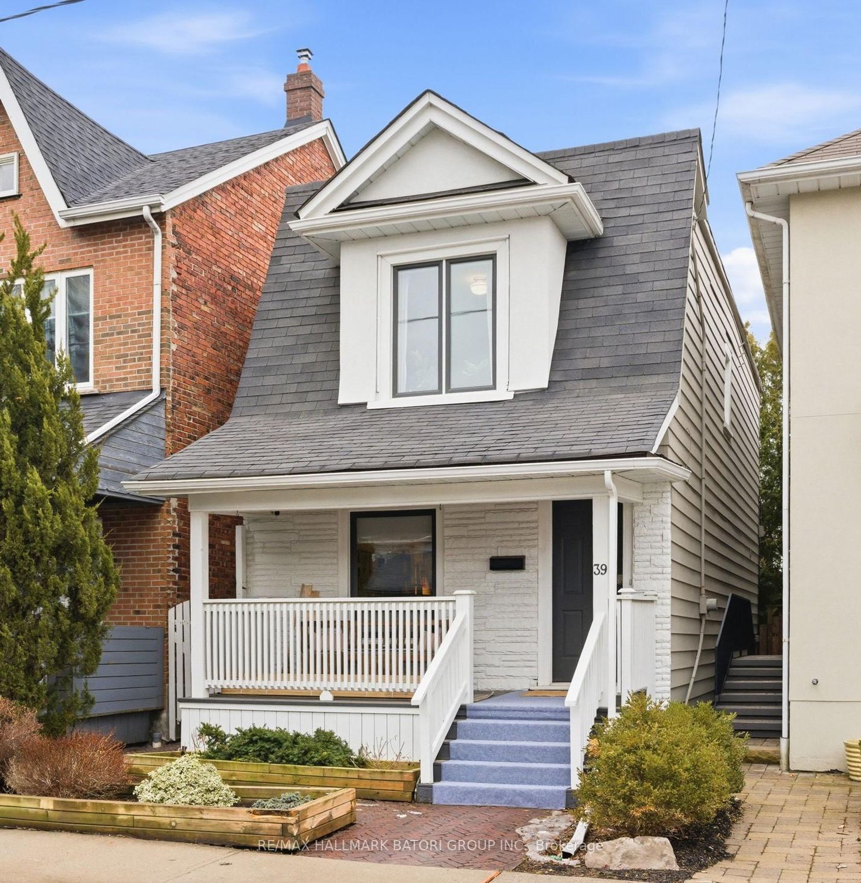 39 Hocken Avenue, Wychwood, Toronto by Loree Meneguzzi Real Estate 39 Hocken Avenue, Wychwood, Toronto