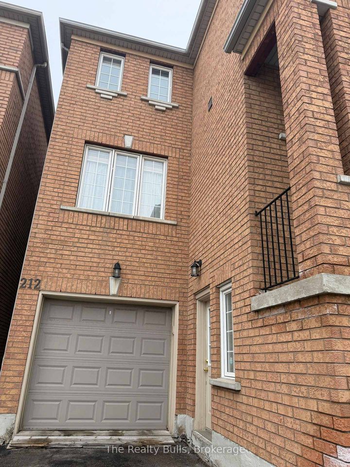 Photo 3 at 212 Yellowood Circle, Patterson, Vaughan