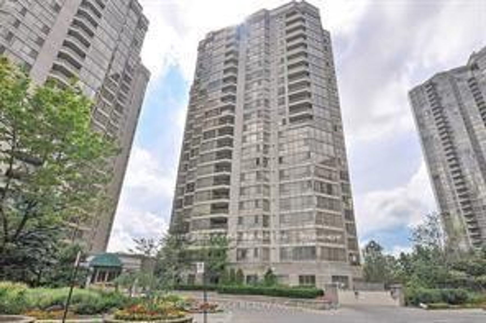 1600 - 55 Kingsbridge Garden Circle, Hurontario, Mississauga by Loree Meneguzzi Real Estate 1600 - 55 Kingsbridge Garden Circle, Hurontario, Mississauga