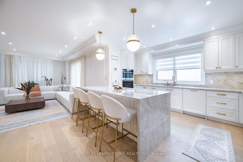 Photo 14 at 1504 - 9245 JANE Street, Maple, Vaughan
