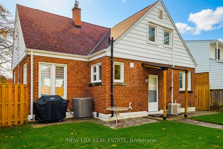 Photo 5 at 29 Second Street N, Stoney Creek, Hamilton