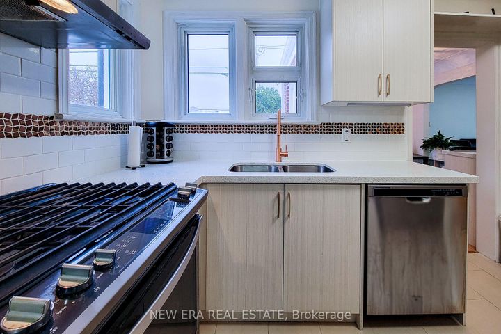 Photo 22 at 29 Second Street N, Stoney Creek, Hamilton