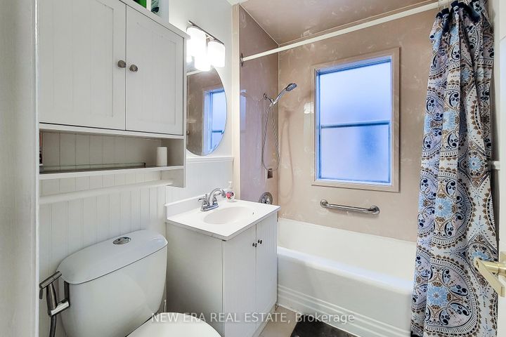 Photo 24 at 29 Second Street N, Stoney Creek, Hamilton