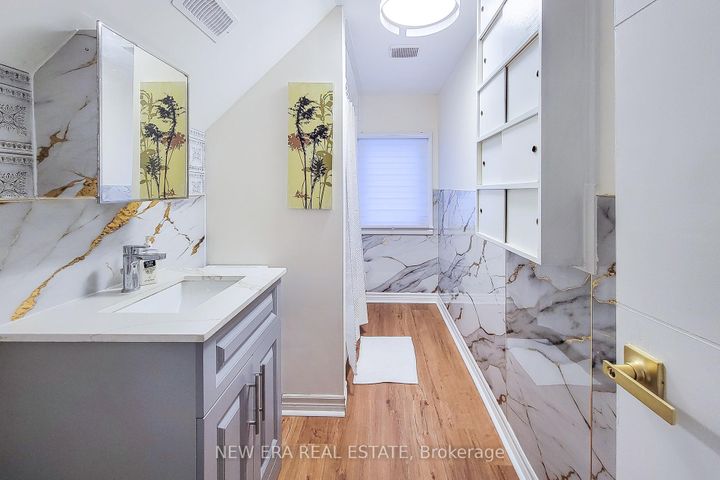 Photo 28 at 29 Second Street N, Stoney Creek, Hamilton