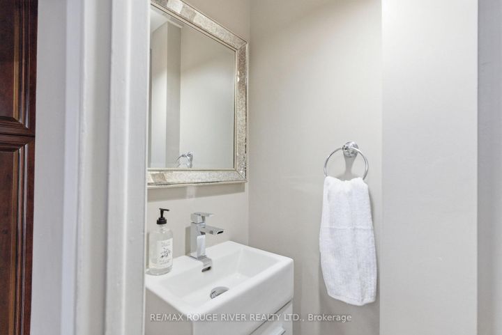 Photo 6 at 209 Darcy Street, Centennial, Oshawa