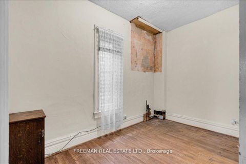 Photo 17 at 116 Brunswick Avenue, University, Toronto