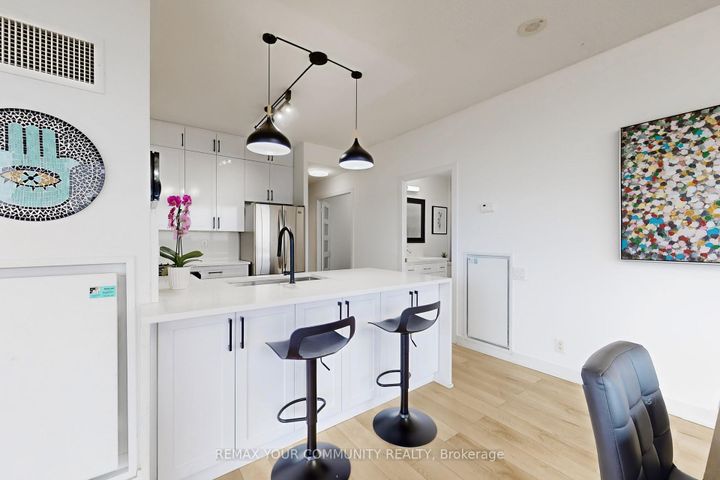 Photo 9 at 1602 - 30 Canterbury Place, Willowdale West, Toronto