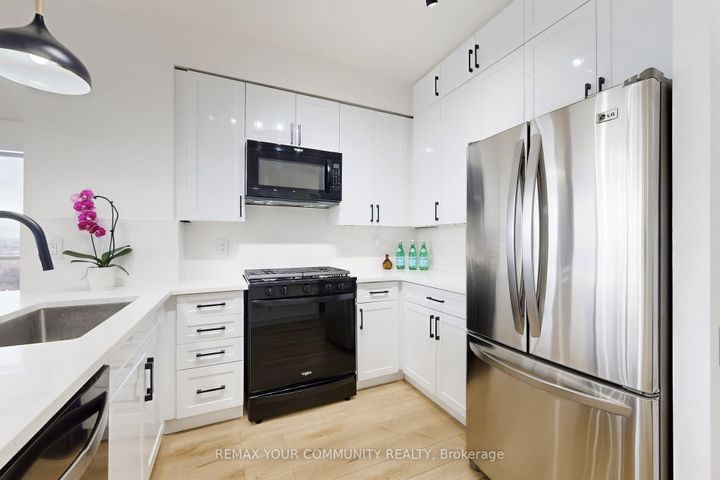 Photo 11 at 1602 - 30 Canterbury Place, Willowdale West, Toronto