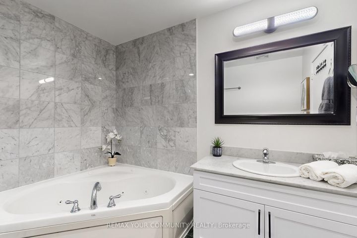 Photo 17 at 1602 - 30 Canterbury Place, Willowdale West, Toronto