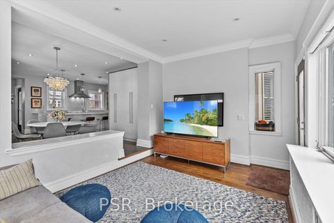 Photo 6 at 31 Clarendon Avenue, Casa Loma, Toronto