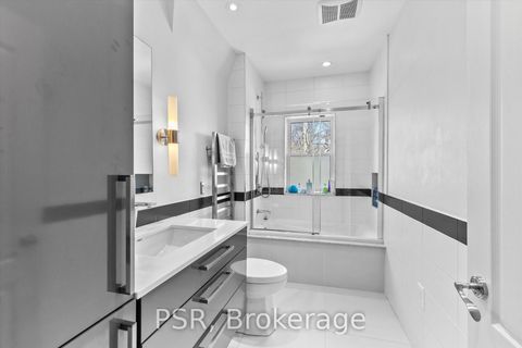 Photo 14 at 31 Clarendon Avenue, Casa Loma, Toronto