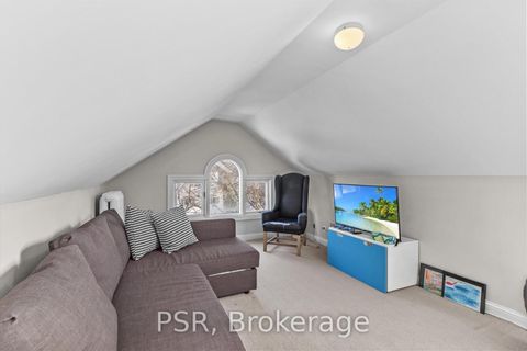 Photo 16 at 31 Clarendon Avenue, Casa Loma, Toronto