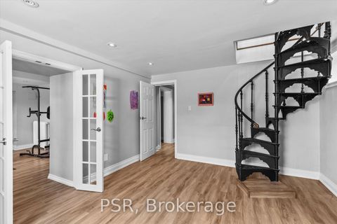 Photo 17 at 31 Clarendon Avenue, Casa Loma, Toronto