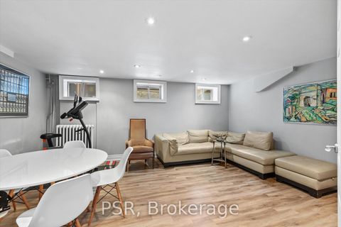 Photo 19 at 31 Clarendon Avenue, Casa Loma, Toronto