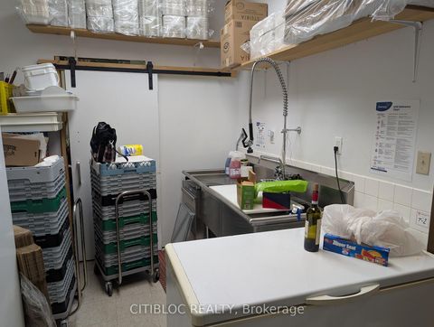 Photo 6 at 102 - 1183 Finch Avenue W, York University Heights, Toronto