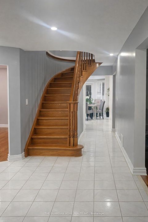 Photo 5 at 65 Morningview Trail, Rouge E11, Toronto