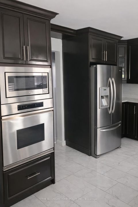 Photo 6 at 65 Morningview Trail, Rouge E11, Toronto