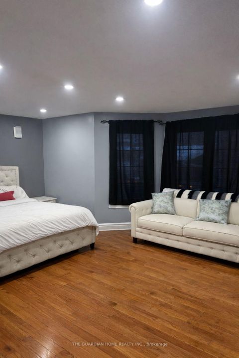 Photo 12 at 65 Morningview Trail, Rouge E11, Toronto