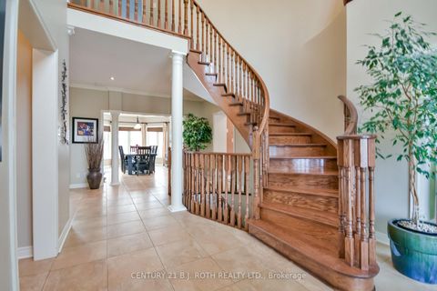 Photo 5 at 38 Camelot Square, Shore, Barrie