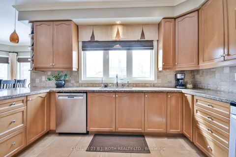 Photo 8 at 38 Camelot Square, Shore, Barrie