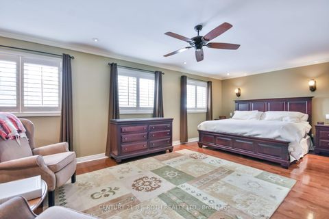 Photo 24 at 38 Camelot Square, Shore, Barrie